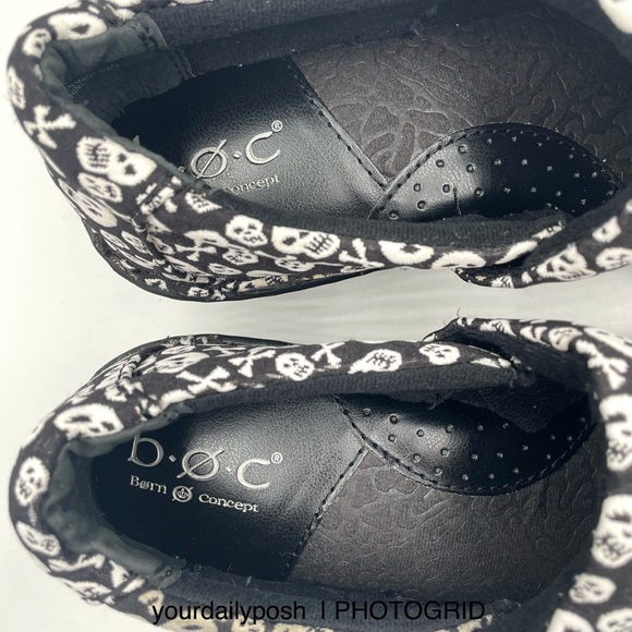 Born b.o.c. skulls and crossbones black and white fabric clogs US 8.5M - Picture 9 of 13
